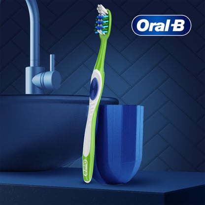 Oral-B Crisscross Deep Clean Toothbrush - Image 1